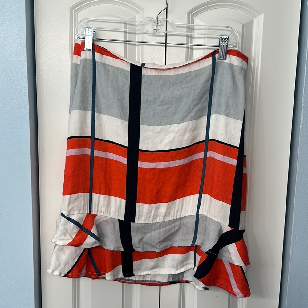 Ann Taylor plaid skirt - barely worn. Great condition.